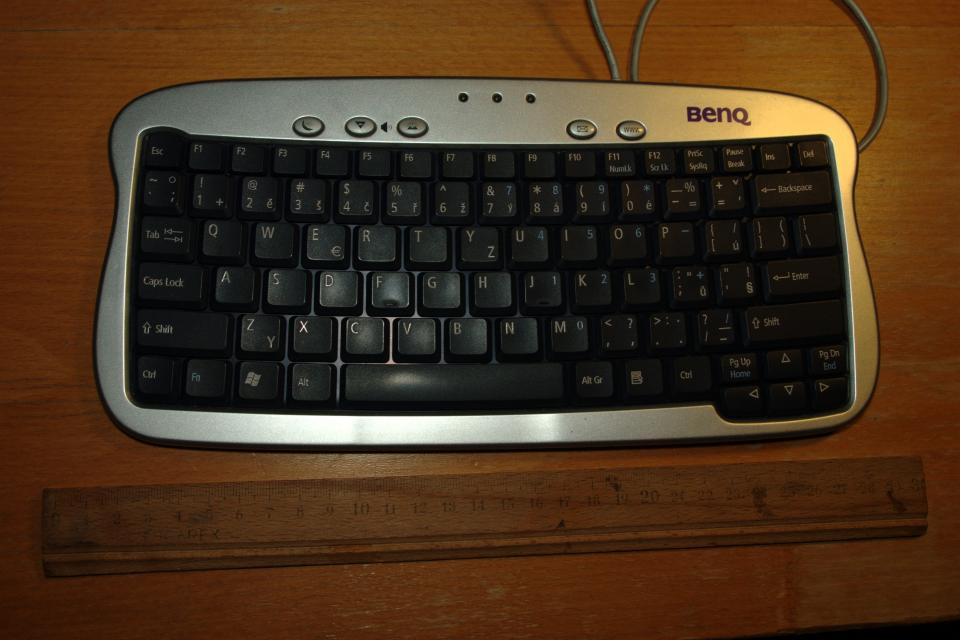 testklavesnic-kompaktni-benq_1.jpg