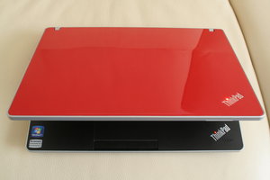 Lenovo ThinkPad Edge 13: Víko
