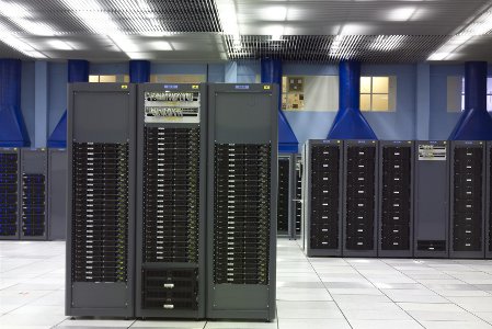 Pohled na PC farmu v budově 513