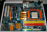 Gigabyte GA-MA790X-DS4, obrázek 1