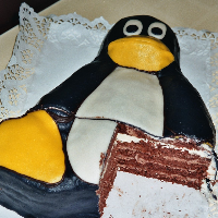 Nakousnutý Tux